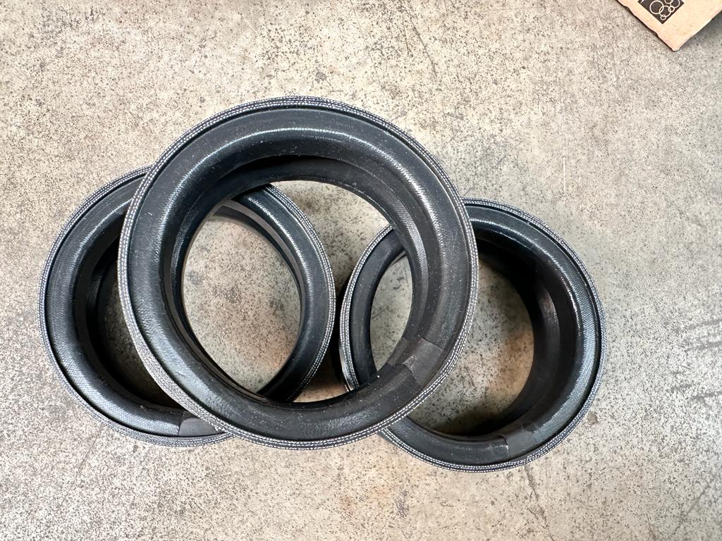 Tubo flexible de aire de sobrealimentacion VOLVO. Referencia 21312239 ...