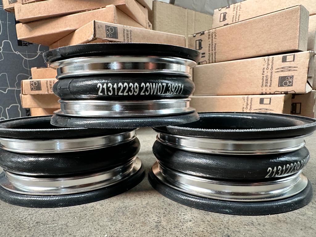 Tubo flexible de aire de sobrealimentacion VOLVO. Referencia 21312239 ...
